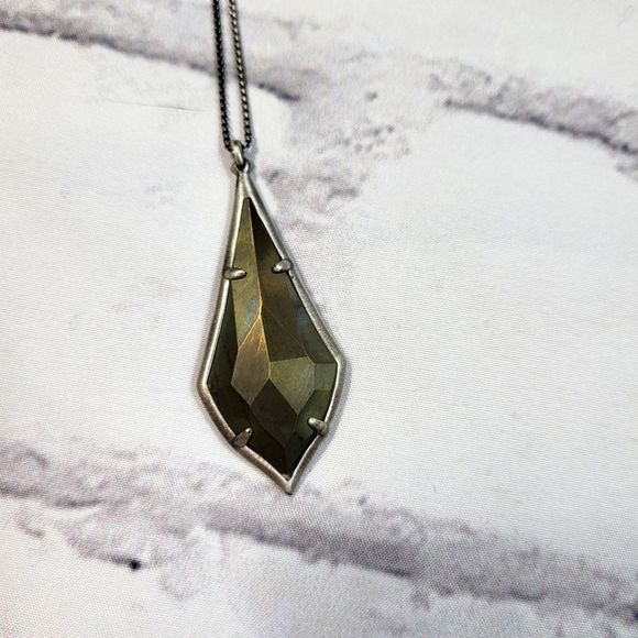 KENDRA SCOTT Olivia Long Drop Crystal Silver Pendent Necklace NWT - Picture 2 of 3